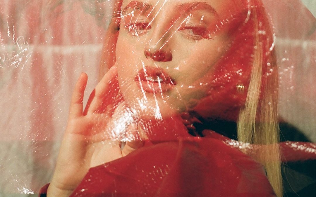 Alicia Moffet présente « Lullaby »