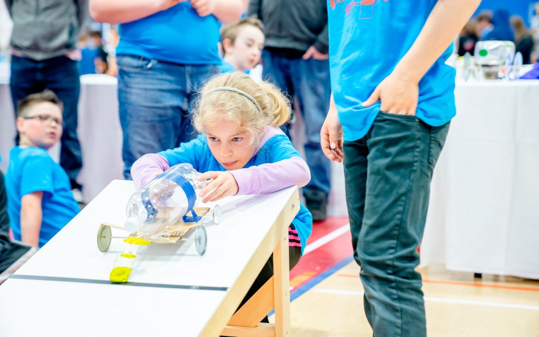 Célébrer la science, la technologie et l’innovation dans toutes les écoles