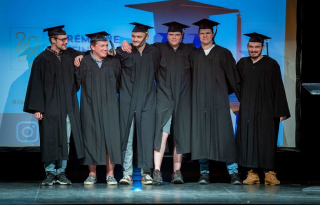 Les finissants célèbrent leur réussite