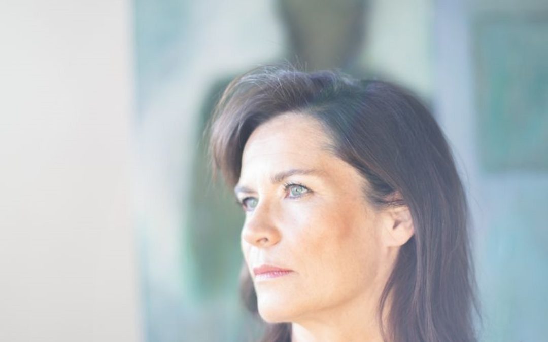 Julie Thériault lance l&rsquo;extrait Apnée du soleil