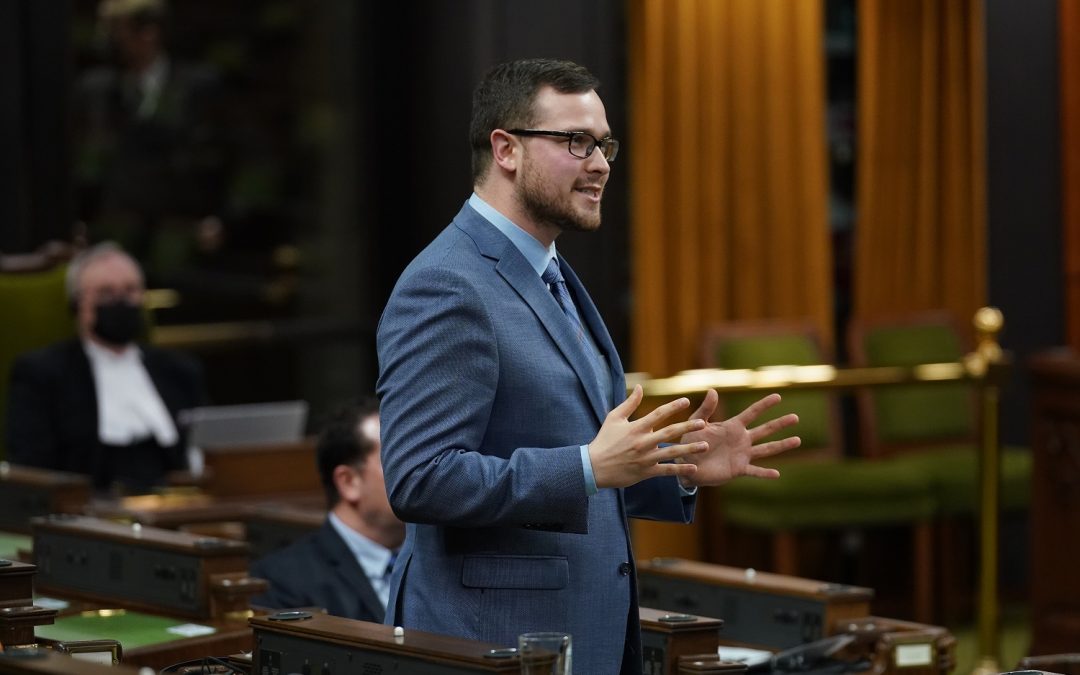 Le député dénonce la position des Libéraux sur la langue française