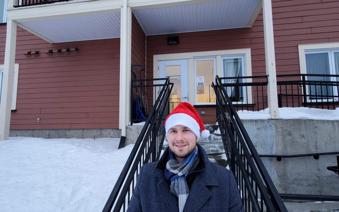 Maxime Blanchette-Joncas apporte du réconfort aux aînés en résidence