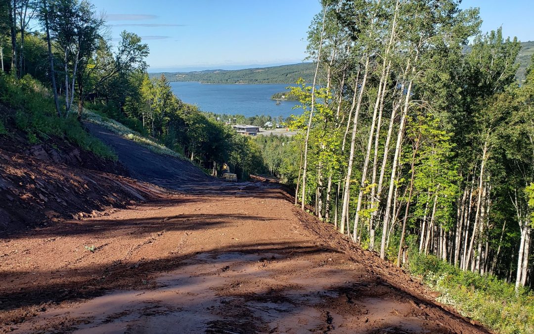 La nouvelle saison de glisse est en préparation au Parc du Mont-Saint-Mathieu
