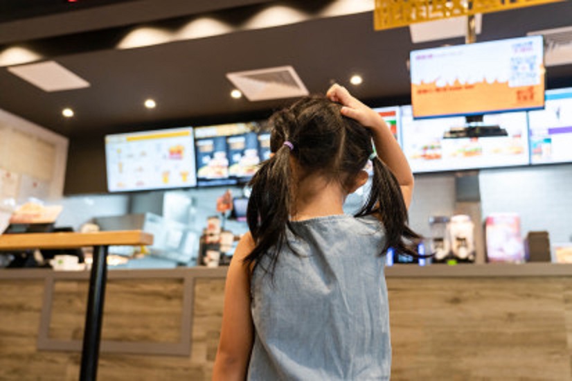 Plainte contre plusieurs publicités de l’industrie alimentaire destinées aux enfants
