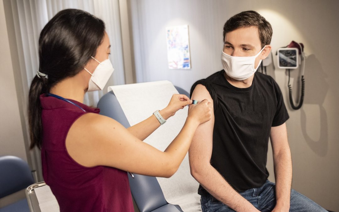 44% des adultes ont reçu la dose 3