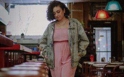 Cynthia Naggar sort le simple Triple sec