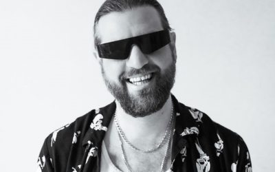 Joé Napoléon présente l&rsquo;extrait Je suis une coquerelle