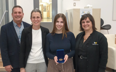 Valérie Noël reçoit la Médaille académique du Gouverneur général