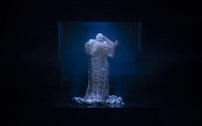 Le Théâtre du Bic présente La jeune fille suppliciée sur une étagère