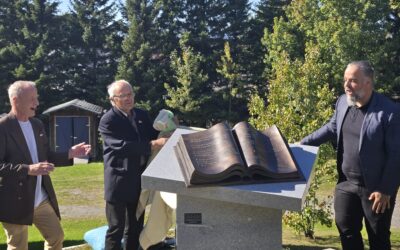 Monument en hommage à VLB dévoilé à Notre-Dame-des-Neiges